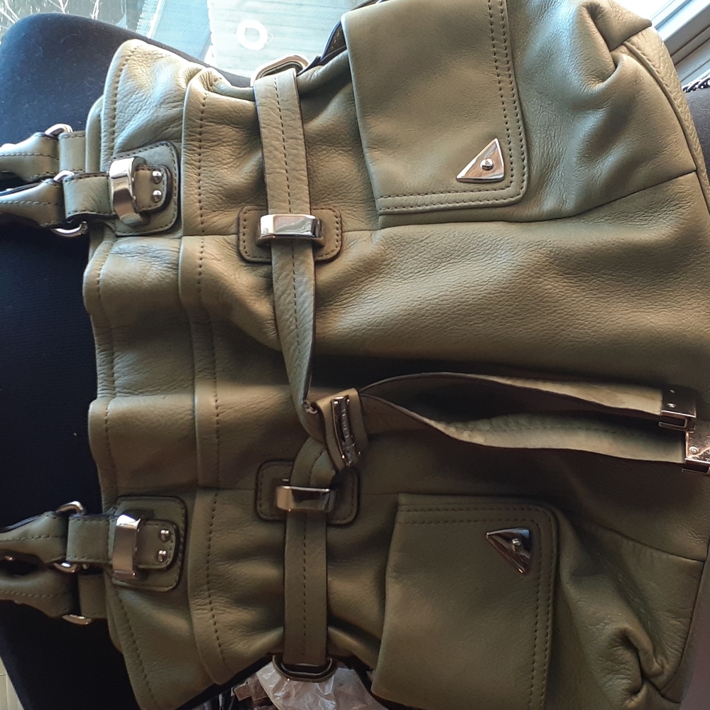 B. Makovsky Green Leather Cinch Satchel
